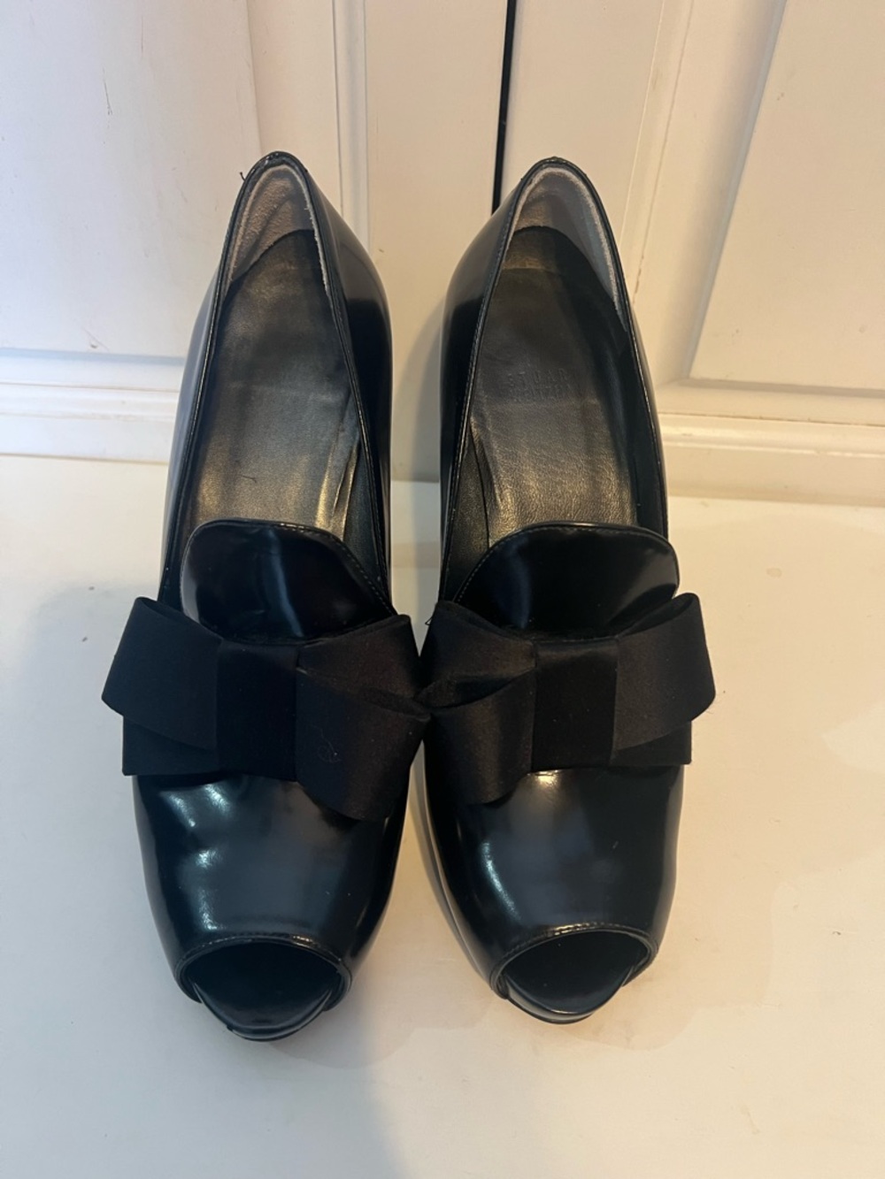 Stuart Weitzman "Bowtie" Black Patent Peep Toe Pumps. Size 8.5. EUC